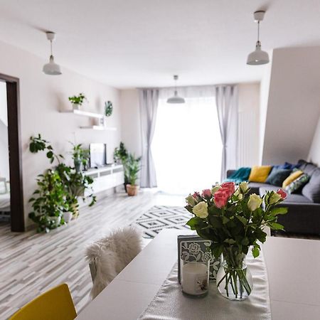 Apartament W Centrum Ustrzyki Dolne Exterior photo