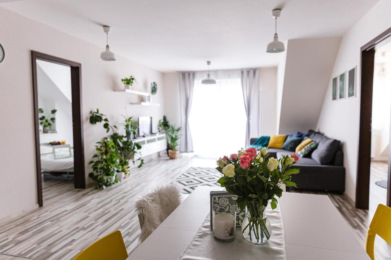 Apartament W Centrum Ustrzyki Dolne Exterior photo